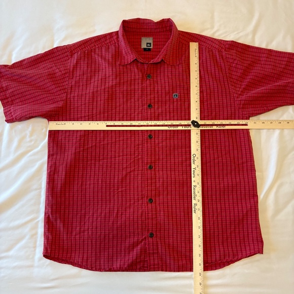 Quiksilver Men's Button Down Short Sleeve Red Shirt Large - Picture 2 of 8